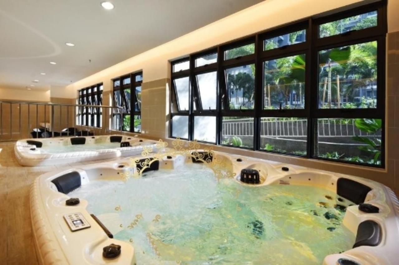 Atlantis - Kota Laksamana -- Pool View -- 2- 6 Pax Malacca